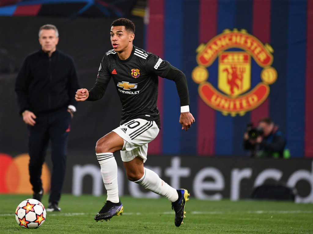 昂首挺進半 昂首挺進半